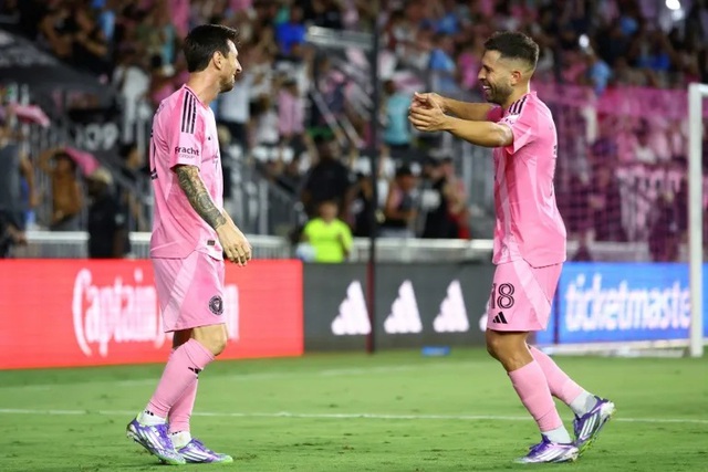 Messi tỏa sáng sau chấn thương - Ảnh 1. Messi tỏa sáng sau chấn thương - Ảnh 1.