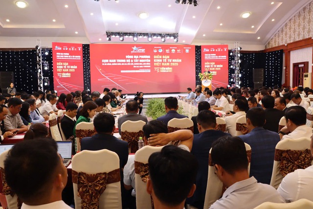 Chủ tịch UBND tỉnh Gia Lai: Doanh nghiệp phải đổi mới, phải nghĩ lớn, làm lớn- Ảnh 1. Chủ tịch UBND tỉnh Gia Lai: Doanh nghiệp phải đổi mới, phải nghĩ lớn, làm lớn- Ảnh 1.