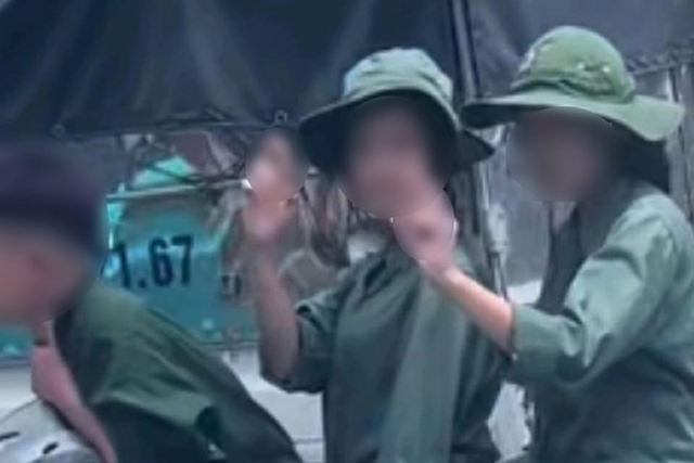 Vụ 3 học sinh có hành vi phản cảm khi đoàn xe phục vụ A80 đi qua: Nhà trường lên tiếng- Ảnh 1. Vụ 3 học sinh có hành vi phản cảm khi đoàn xe phục vụ A80 đi qua: Nhà trường lên tiếng- Ảnh 1.