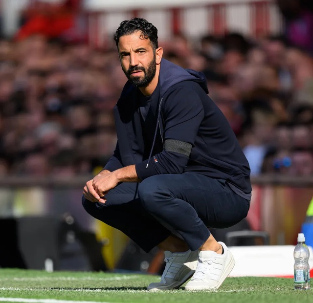 CĐV Man Utd sốc về phát ngôn của HLV Amorim sau trận thua Arsenal - Ảnh 2. CĐV Man Utd sốc về phát ngôn của HLV Amorim sau trận thua Arsenal - Ảnh 2.