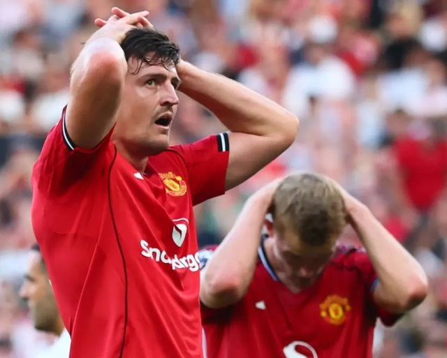 CĐV Man Utd sốc về phát ngôn của HLV Amorim sau trận thua Arsenal - Ảnh 1. CĐV Man Utd sốc về phát ngôn của HLV Amorim sau trận thua Arsenal - Ảnh 1.