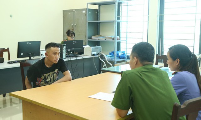 Khởi tố 2 đối tượng trộm cắp xe máy, dùng "bom xăng" chống người thi hành công vụ - Ảnh 1.
