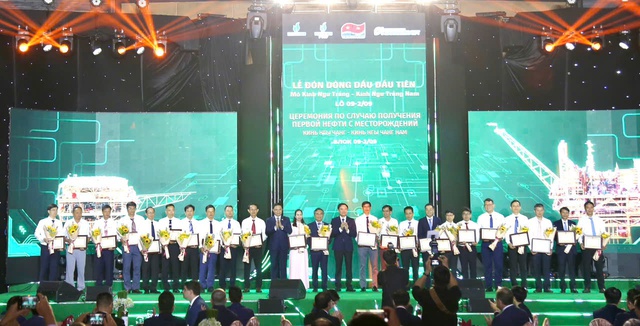 Lễ đón mừng dòng dầu đầu tiên từ dự án phát triển mỏ Kình Ngư Trắng - Kình Ngư Trắng Nam - Ảnh 5.