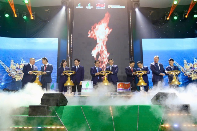 Lễ đón mừng dòng dầu đầu tiên từ dự án phát triển mỏ Kình Ngư Trắng - Kình Ngư Trắng Nam - Ảnh 6.