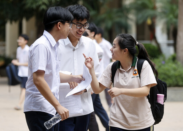 Loạt trường đại học "chạy nước rút" công bố điểm chuẩn - Ảnh 1.