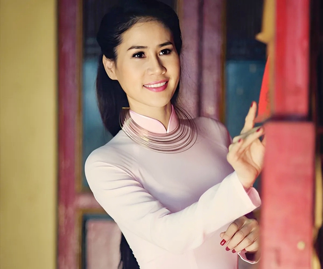 "Ác nữ màn hình": U50 là mẹ đơn thân nuôi 2 con, sống trong biệt thự 4 tầng khang trang- Ảnh 1. "Ác nữ màn hình": U50 là mẹ đơn thân nuôi 2 con, sống trong biệt thự 4 tầng khang trang- Ảnh 1.