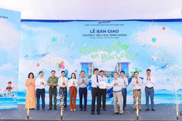 Hòa Phát bàn giao ngôi trường hiện đại trị giá 42 tỉ đồng tại Quảng Ngãi
- Ảnh 1.