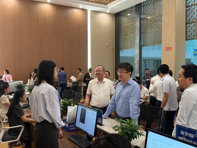 Hà Nội đề xuất triển khai mô hình “Trạm số hóa” tại bộ phận một cửa các cấp - Ảnh 1.