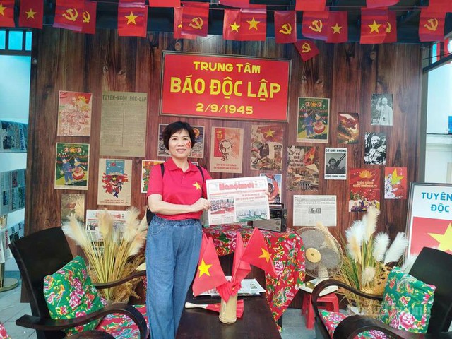 Trung tâm Báo chí Thủ đô phối hợp cùng Tân Hiệp Phát phục vụ nước miễn phí người xem diễu binh - Ảnh 7.