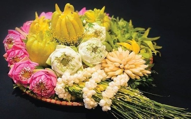 Văn khấn mùng 1 tháng 7 năm Ất Tỵ đầy đủ, chi tiết- Ảnh 1.