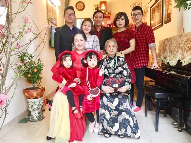 Cặp vợ chồng nghệ sĩ nổi tiếng và hành trình gần 40 năm bên nhau, vinh dự đặc biệt trong lễ diễu hành 2/9 - Ảnh 6.