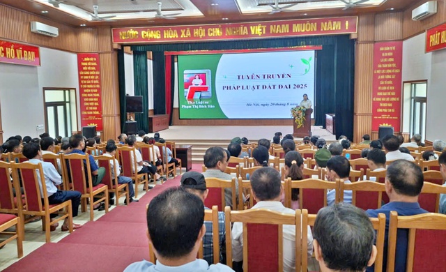 Hà Nội: Người dân xã Đông Anh được tư vấn miễn phí về đất đai- Ảnh 1. Hà Nội: Người dân xã Đông Anh được tư vấn miễn phí về đất đai- Ảnh 1.