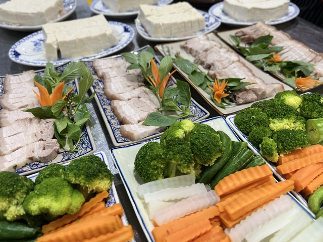 "Bà đầm thép" Hải Anh mong muốn gia tăng tỉ lệ ăn cơm nhà của các gia đình trẻ- Ảnh 3. "Bà đầm thép" Hải Anh mong muốn gia tăng tỉ lệ ăn cơm nhà của các gia đình trẻ- Ảnh 3.