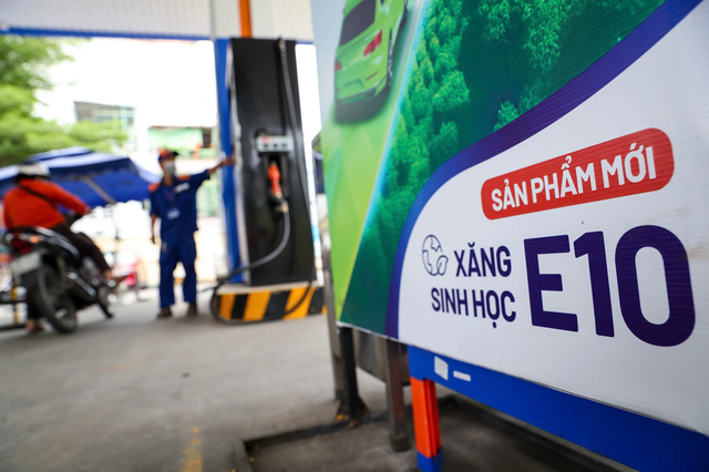 Đề xuất toàn bộ ô tô, xe máy sử dụng xăng E10 từ 1/1/2026- Ảnh 1. Đề xuất toàn bộ ô tô, xe máy sử dụng xăng E10 từ 1/1/2026- Ảnh 1.