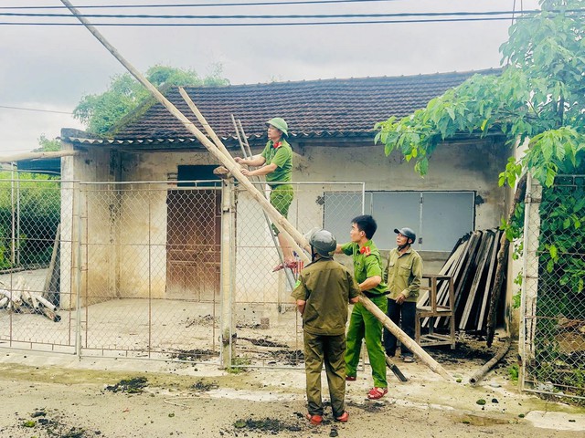 Phó thủ tướng Chính phủ Trần Hồng Hà kiểm tra, động viên nhân dân Hà Tĩnh sau bão số 5- Ảnh 4. Phó thủ tướng Chính phủ Trần Hồng Hà kiểm tra, động viên nhân dân Hà Tĩnh sau bão số 5- Ảnh 4.
