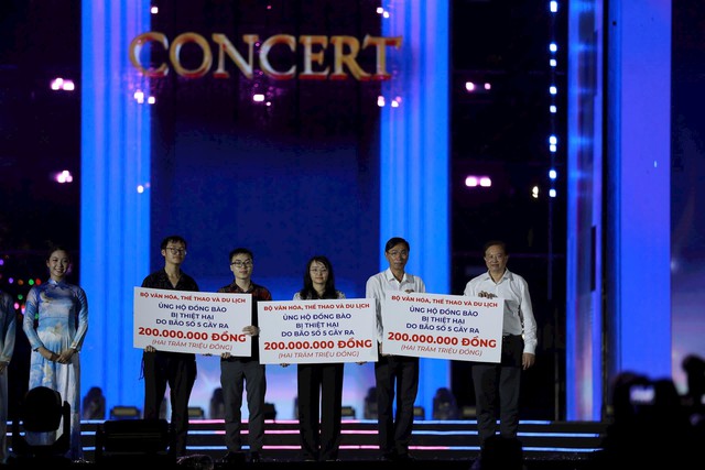 Âm nhạc và niềm tự hào dân tộc tỏa sáng trong concert “Việt Nam trong tôi”- Ảnh 2. Âm nhạc và niềm tự hào dân tộc tỏa sáng trong concert “Việt Nam trong tôi”- Ảnh 2.