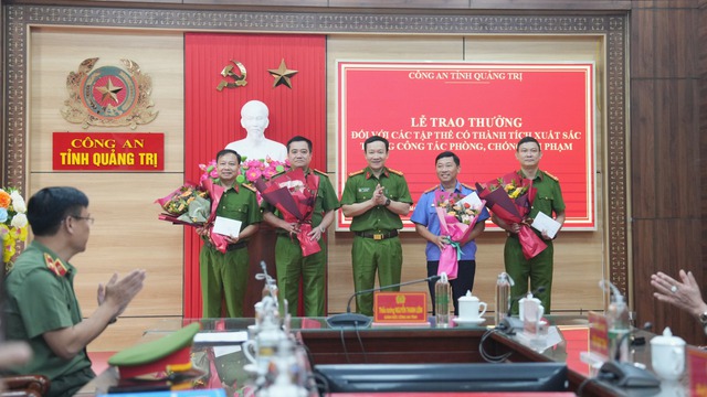 Truy xét xuyên đêm, Công an Quảng Trị tóm gọn nhóm nghi phạm giết người- Ảnh 2. Truy xét xuyên đêm, Công an Quảng Trị tóm gọn nhóm nghi phạm giết người- Ảnh 2.