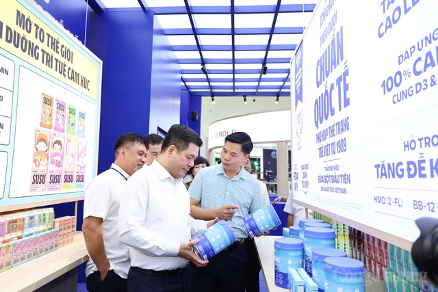 Vinamilk góp mặt tại Triển lãm Thành tựu Đất nước dịp 80 năm Quốc khánh: Tự hào cùng dân tộc vươn mình- Ảnh 2. Vinamilk góp mặt tại Triển lãm Thành tựu Đất nước dịp 80 năm Quốc khánh: Tự hào cùng dân tộc vươn mình- Ảnh 2.