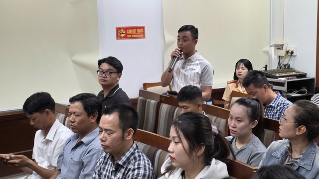Đà Nẵng đối thoại, tăng cường kiểm tra xử lý xe chở khách vi phạm- Ảnh 4. Đà Nẵng đối thoại, tăng cường kiểm tra xử lý xe chở khách vi phạm- Ảnh 4.