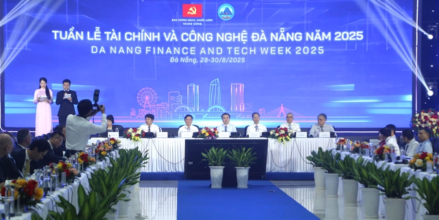 Đà Nẵng chuẩn bị hành lang pháp lý cho Trung tâm tài chính quốc tế- Ảnh 3. Đà Nẵng chuẩn bị hành lang pháp lý cho Trung tâm tài chính quốc tế- Ảnh 3.