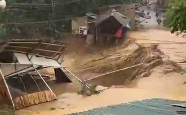 Ứng phó chủ động trước nguy cơ lũ, ngập lụt, lũ quét, sạt lở đất- Ảnh 1. Ứng phó chủ động trước nguy cơ lũ, ngập lụt, lũ quét, sạt lở đất- Ảnh 1.