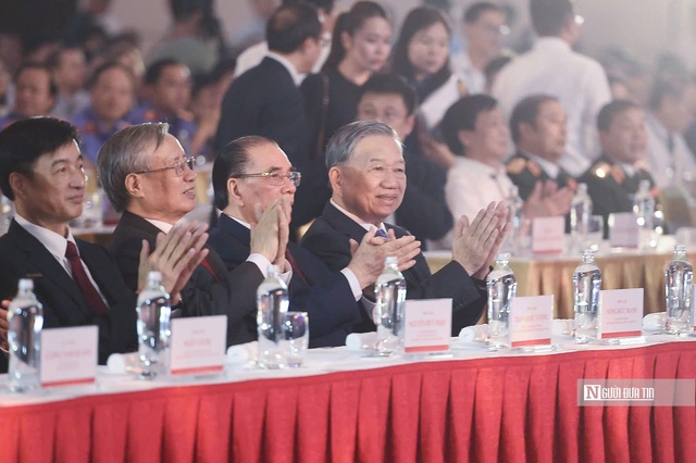 Thủ tướng nêu “36 chữ vàng” kết tinh tầm nhìn, khát vọng tại Triển lãm thành tựu đất nước- Ảnh 2. Thủ tướng nêu “36 chữ vàng” kết tinh tầm nhìn, khát vọng tại Triển lãm thành tựu đất nước- Ảnh 2.