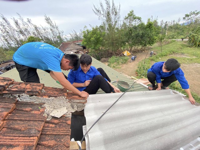 “Phụng sự nhân dân” vượt qua cơn bão lịch sử (cuối): Giông tố tàn phá, chính quyền dựng xây cuộc sống- Ảnh 4. “Phụng sự nhân dân” vượt qua cơn bão lịch sử (cuối): Giông tố tàn phá, chính quyền dựng xây cuộc sống- Ảnh 4.