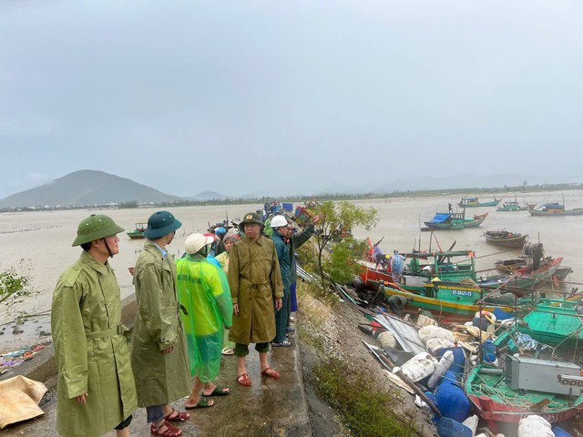 “Phụng sự nhân dân” vượt qua cơn bão lịch sử (cuối): Giông tố tàn phá, chính quyền dựng xây cuộc sống- Ảnh 5. “Phụng sự nhân dân” vượt qua cơn bão lịch sử (cuối): Giông tố tàn phá, chính quyền dựng xây cuộc sống- Ảnh 5.