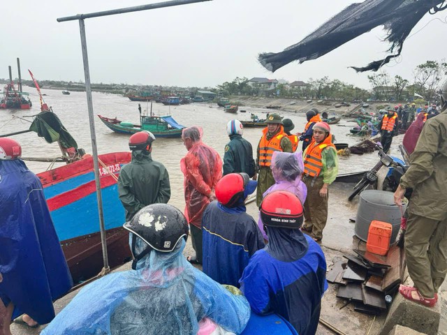 “Phụng sự nhân dân” vượt qua cơn bão lịch sử (cuối): Giông tố tàn phá, chính quyền dựng xây cuộc sống- Ảnh 7. “Phụng sự nhân dân” vượt qua cơn bão lịch sử (cuối): Giông tố tàn phá, chính quyền dựng xây cuộc sống- Ảnh 7.