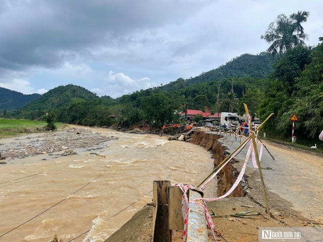 Hàng chục ngôi nhà ở Thanh Hóa bị lũ quét cuốn trôi, đổ sập- Ảnh 10. Hàng chục ngôi nhà ở Thanh Hóa bị lũ quét cuốn trôi, đổ sập- Ảnh 10.