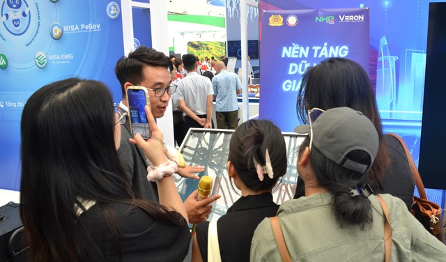 Tập đoàn Nguyễn Hoàng giới thiệu giải pháp giáo dục thông minh tại triển lãm 80 năm thành tựu đất nước- Ảnh 1. Tập đoàn Nguyễn Hoàng giới thiệu giải pháp giáo dục thông minh tại triển lãm 80 năm thành tựu đất nước- Ảnh 1.
