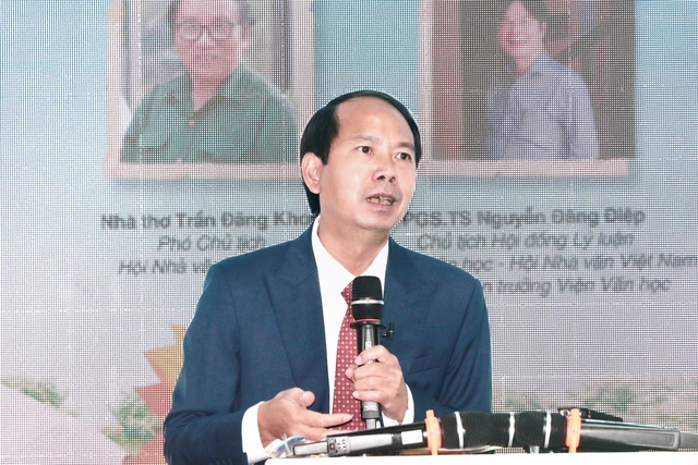 Nhà thơ Trần Đăng Khoa: Học sinh, sinh viên hiện nay không có thời gian đọc sách - Ảnh 4.