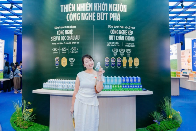 Người dân thích thú trải nghiệm không gian trưng bày của Vinamilk tại Triển lãm thành tựu đất nước 80 năm - Ảnh 8.