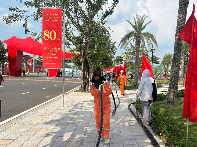 EVNHANOI làm việc không kể ngày đêm đảm bảo nguồn điện an toàn phục vụ Đại lễ 80 năm Quốc khánh 2/9 - Ảnh 1.