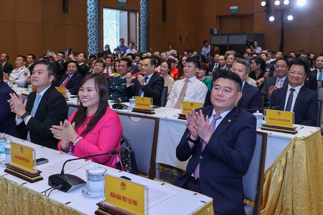 Thủ tướng gửi gắm 3 thông điệp lớn đến cộng đồng doanh nghiệp, doanh nhân - Ảnh 2.