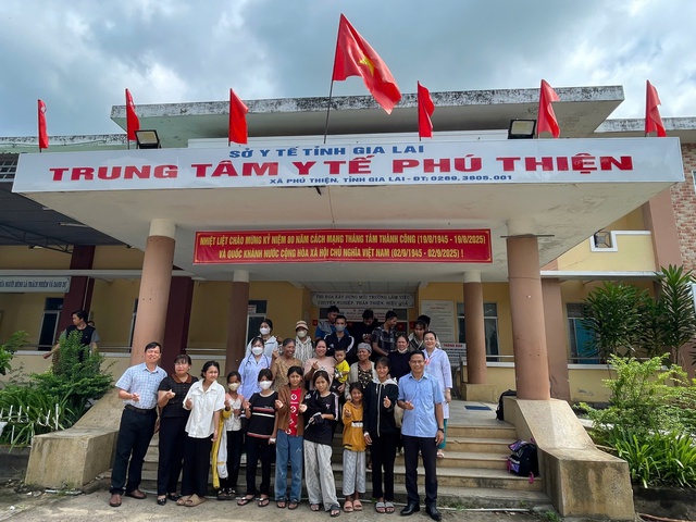 Vụ 131 người nhập viện nghi ngộ độc ở Gia Lai: Đã có 45 người xuất viện- Ảnh 1. Vụ 131 người nhập viện nghi ngộ độc ở Gia Lai: Đã có 45 người xuất viện- Ảnh 1.