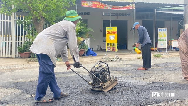 Những lão nông làm việc nghĩa: Dốc sức già vá đường cho học trò đến lớp - Ảnh 5.