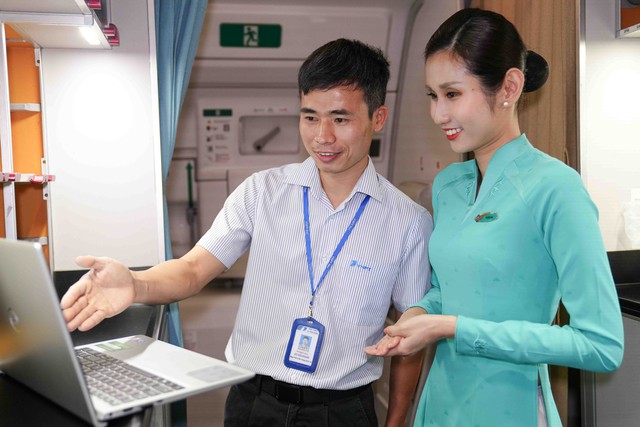Vietnam Airlines mở “bầu trời số”: Kết nối Internet cả khi đang bay - Ảnh 2.