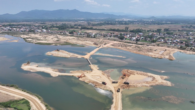 Gia Lai huy động cát từ các sông, công trình hồ, đập để phục vụ dự án cao tốc Quy Nhơn - Pleiku- Ảnh 1.