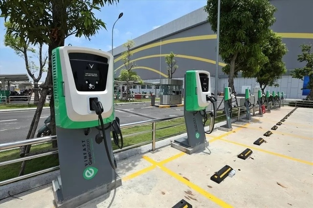 Việt Nam sẽ quản lý chặt trụ sạc xe điện - Ảnh 2.