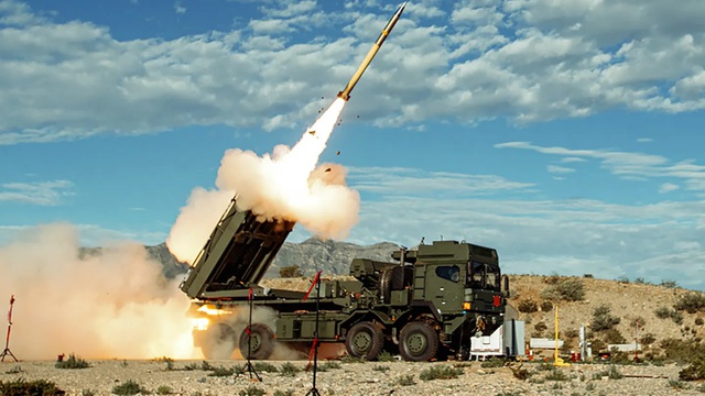 “Quái vật bánh lốp” GMARS: Cỗ máy kế nhiệm HIMARS với gấp đôi hỏa lực - Ảnh 1.