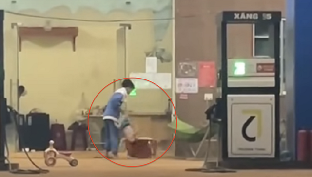 Xác minh bác dâu túm chân ném cháu bé 16 tháng tuổi xuống nền bê tông  - Ảnh 1.
