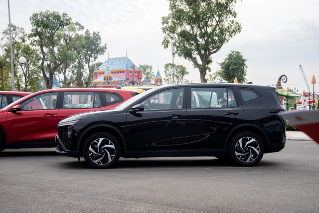 Khách hàng Lào Cai mua MPV điện Limo Green: “Tiết kiệm, chạy đèo vẫn bốc, tiềm năng trở thành MPV quốc dân” - Ảnh 2.