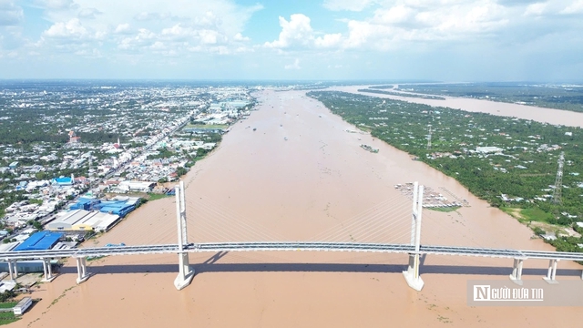 Phó Thủ tướng Trần Hồng Hà kiểm tra dự án cầu Rạch Miễu 2 - Ảnh 3.