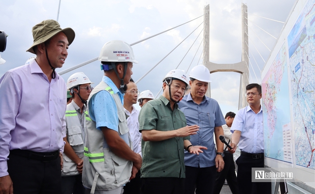 Phó Thủ tướng Trần Hồng Hà kiểm tra dự án cầu Rạch Miễu 2 - Ảnh 2.