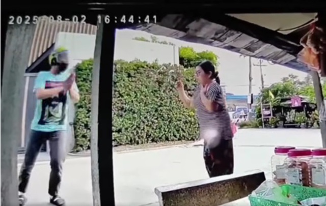 Giật dây chuyền bất thành, tên cướp quay sang xin tiền và cái kết - Ảnh 1.
