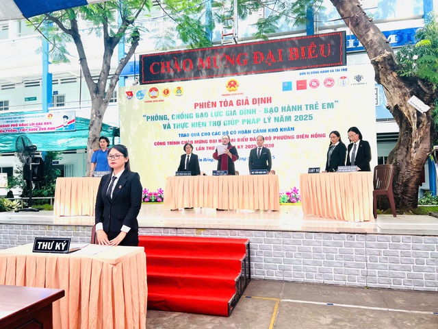 Nâng cao ý thức pháp luật về bảo vệ trẻ em từ phiên tòa giả định tại Tp.HCM - Ảnh 1.