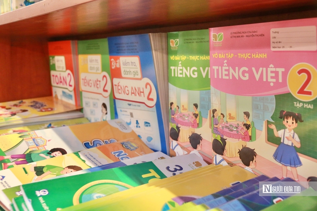 Quyết liệt chống sách giả, sách lậu: Bảo vệ tri thức là bảo vệ tương lai- Ảnh 2. Quyết liệt chống sách giả, sách lậu: Bảo vệ tri thức là bảo vệ tương lai- Ảnh 2.