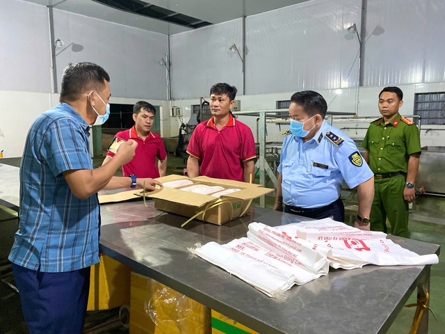 Phát hiện hàng nghìn con lợn giết mổ đông lạnh không rõ nguồn gốc- Ảnh 1.