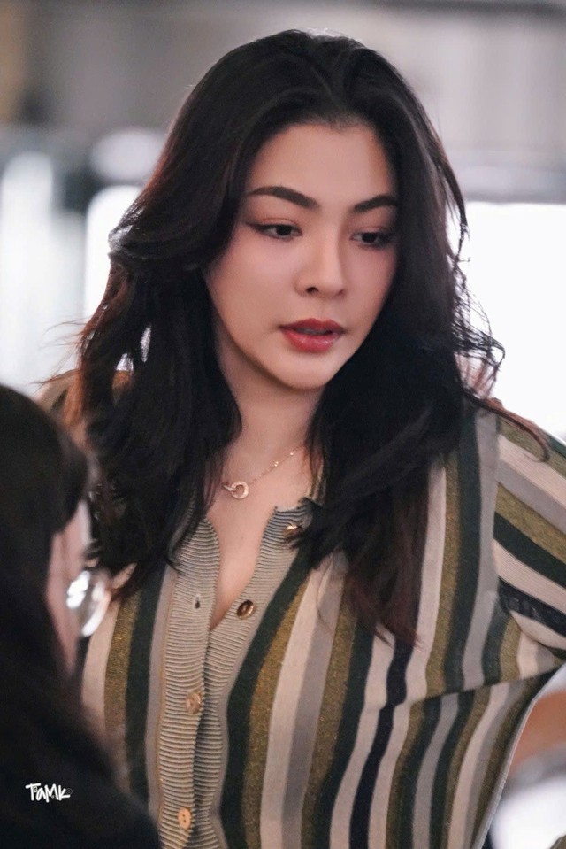 Faye Peraya Malisorn ‘gây sốt’ tại Việt Nam: Fanmeeting khiến fan Việt ‘tan chảy’ - Ảnh 4.